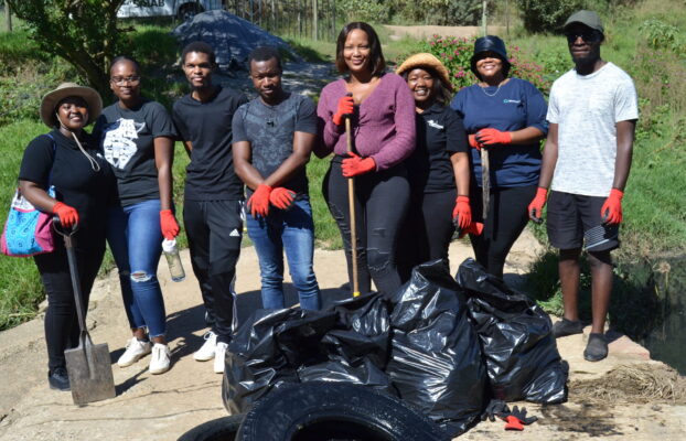 SAIAB students and interns use World Water Day to clean up two Makhanda water sources