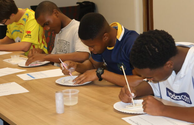 The Coastal and Ocean Sciences Team (COST) inspires future ocean scientists at the NRF-SAIAB